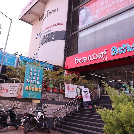 Sri Sai Ram Suites Bangalore Bagian luar foto
