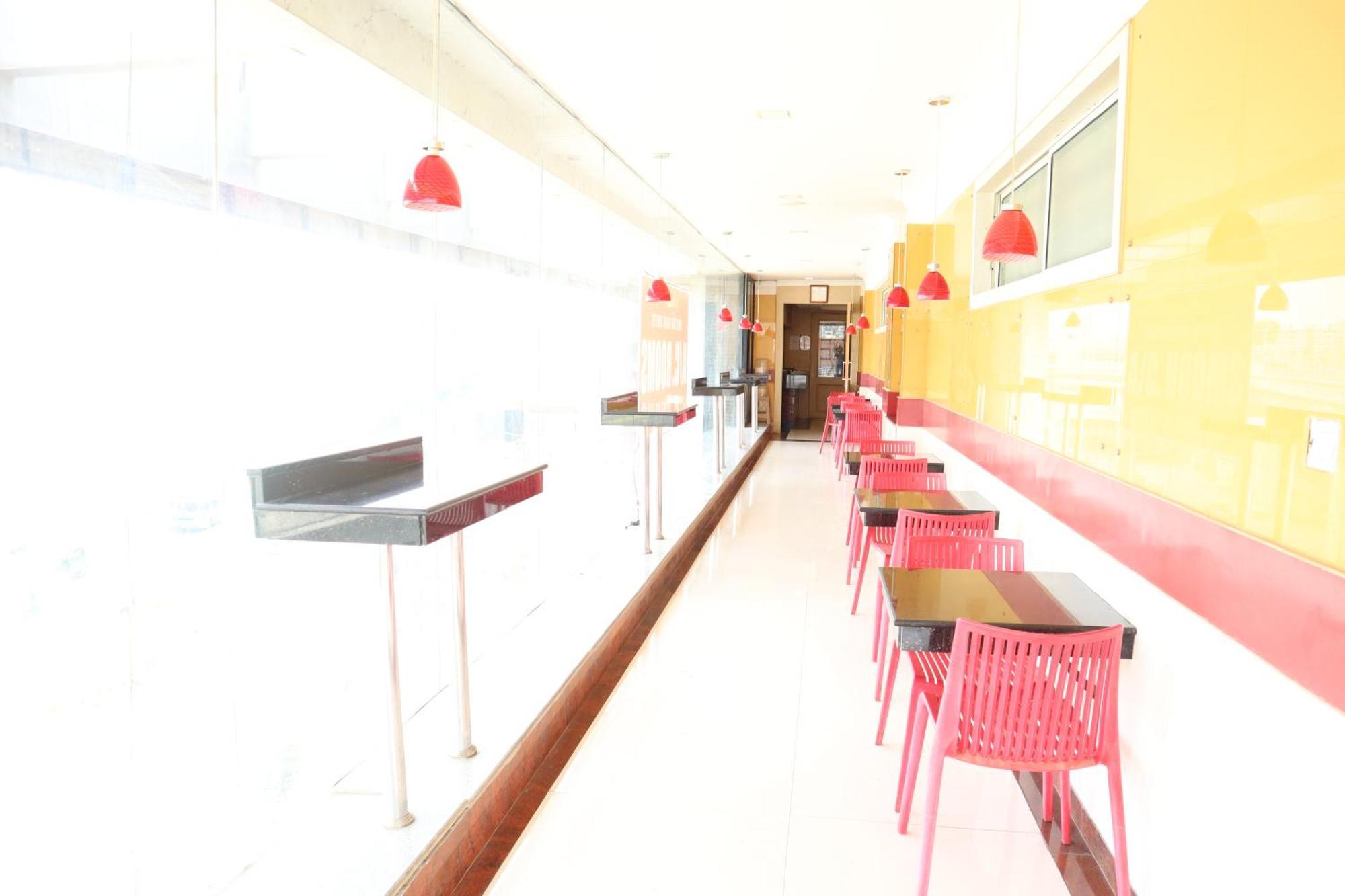 Sri Sai Ram Suites Bangalore Bagian luar foto