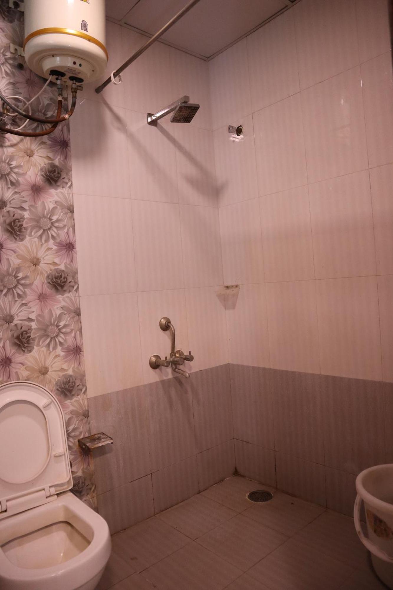 Sri Sai Ram Suites Bangalore Bagian luar foto